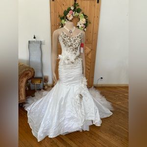 Farage Couture European Wedding Gown.  Size 10 NWT